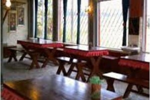 RM Cibentang nampak sepi pengunjung seusai hari raya Idul Adha.